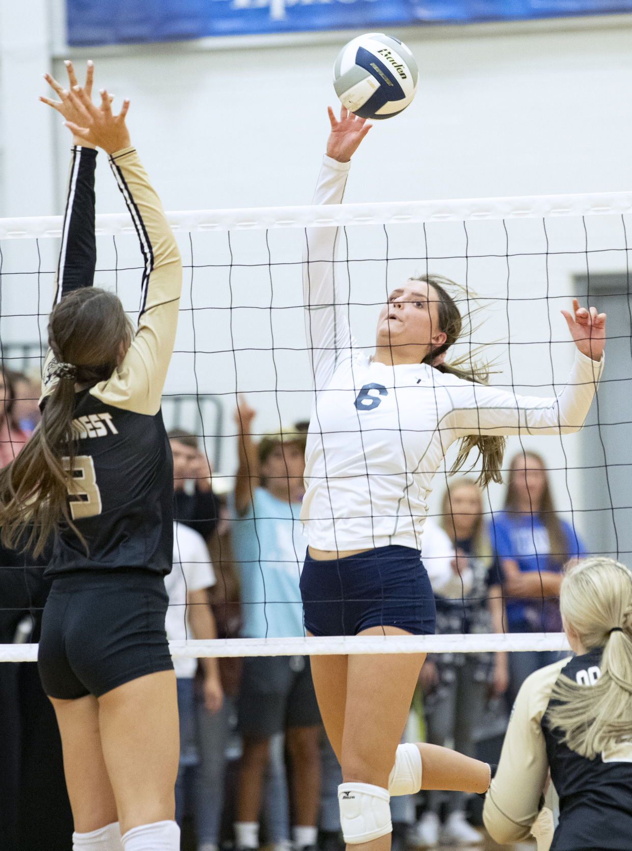 100419_ginwvball03_zlm.JPG